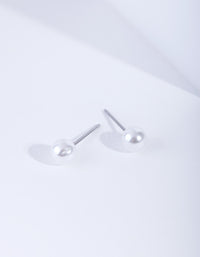 4mm Pearl Stud Earrings - link has visual effect only