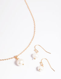 Gold Pearl Necklace & Earrings Set - link has visual effect only