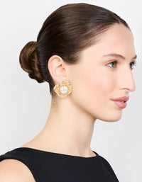 Gold Ribbed & Pearl Vintage Stud Earrings - link has visual effect only